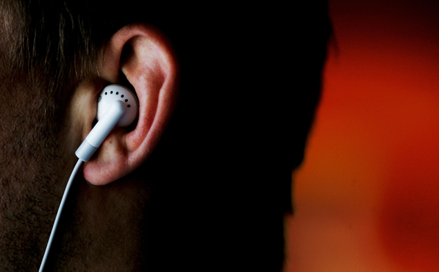 Illustration for article titled How to Dispose of a Broken Pair of Headphones